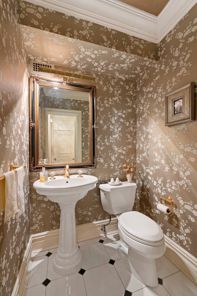 10 E 70th St unit 2B, New York, NY 10021 - photo 6