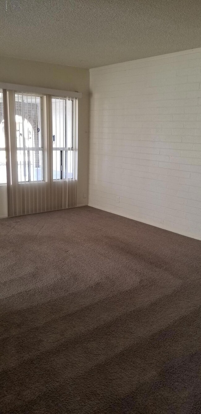 1141 N April Cir unit C, Mesa, AZ 85203 - photo 3