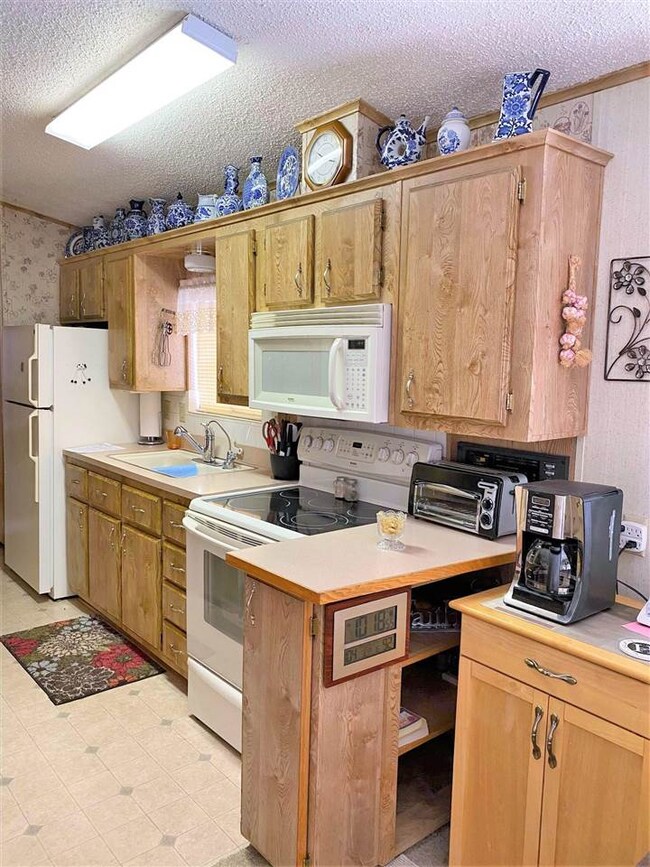 13328 E 47th Dr, Yuma, AZ 85367 - photo 5