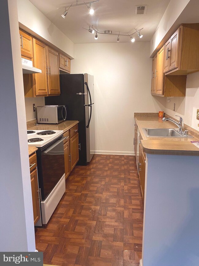 1603 Carriage House Terrace unit E, Silver Spring, MD 20904 - photo 3