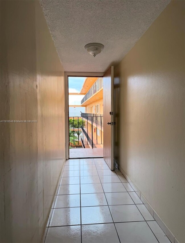 1900 W 54th St unit 320, Hialeah, FL 33012 - photo 5