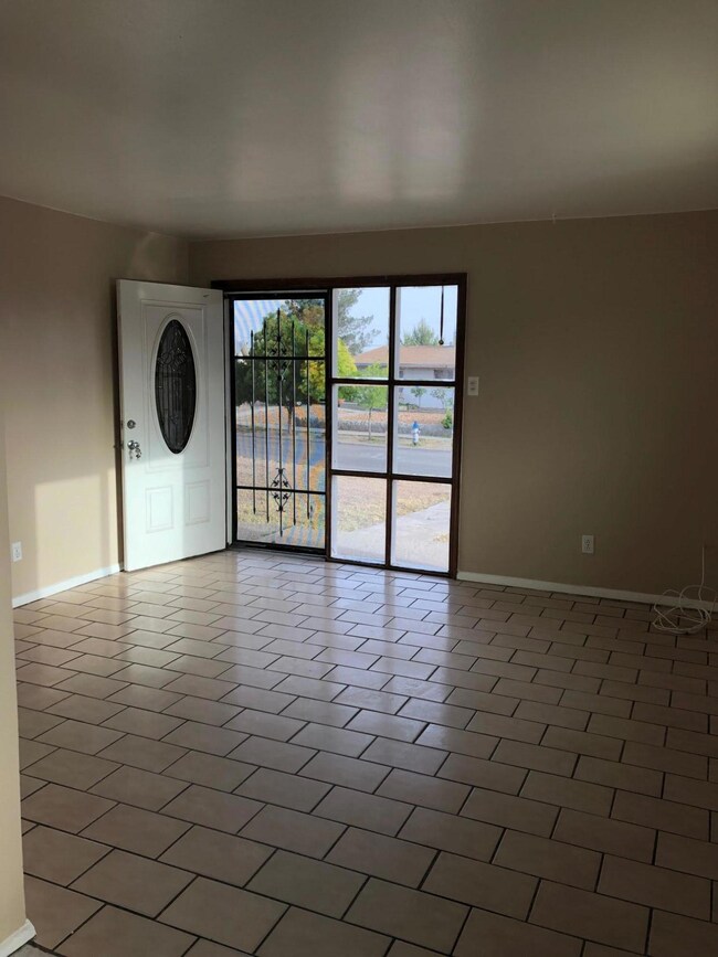 7873 La Grange Ct, El Paso, TX 79915 - photo 2