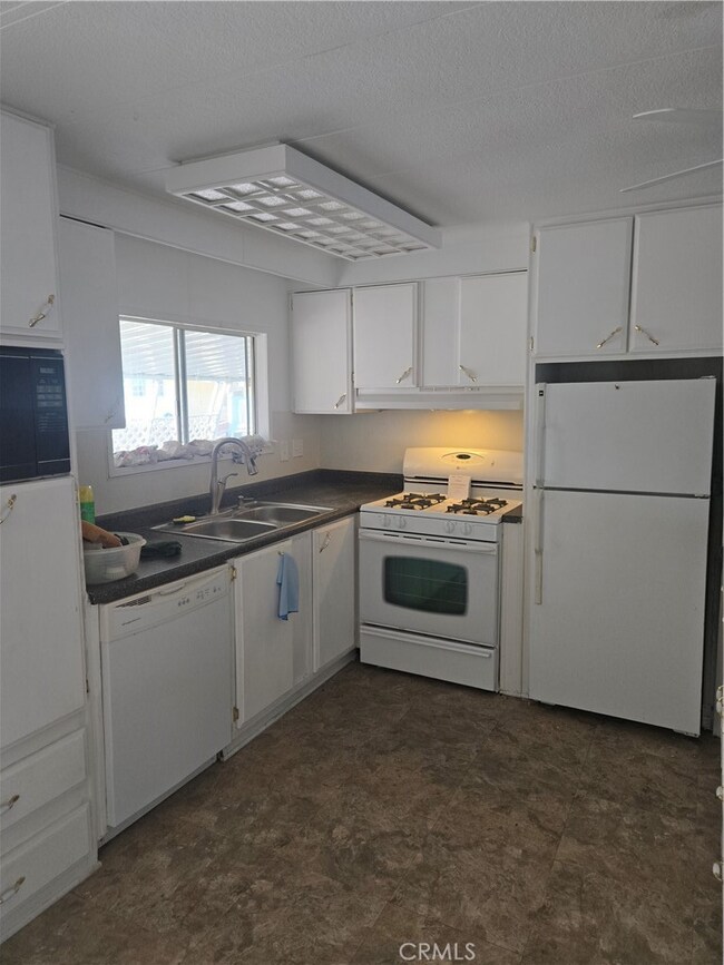 42751 Florida Ave unit 126, Hemet, CA 92544 - photo 5