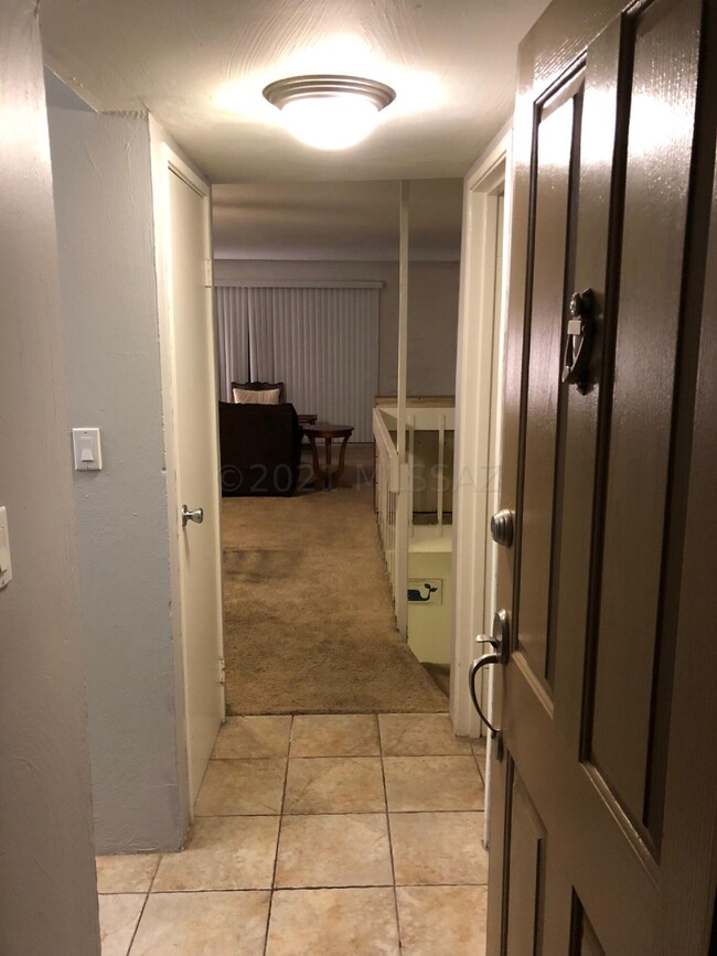 Entryway 2666 x 2000