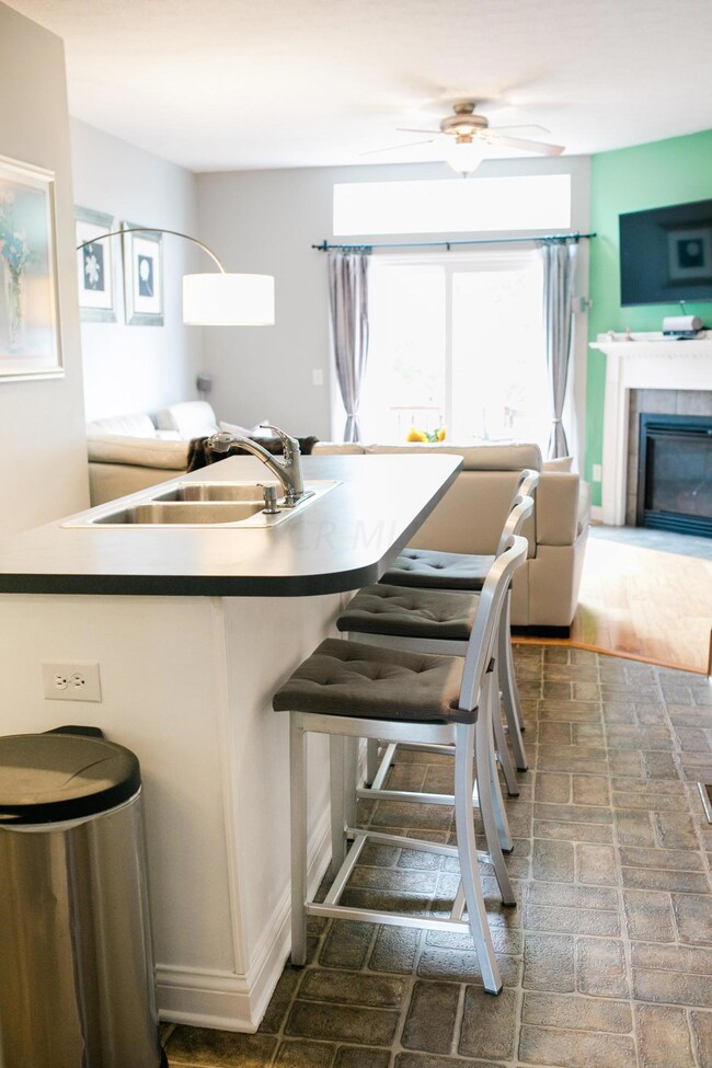 339 Hanton Way-0035