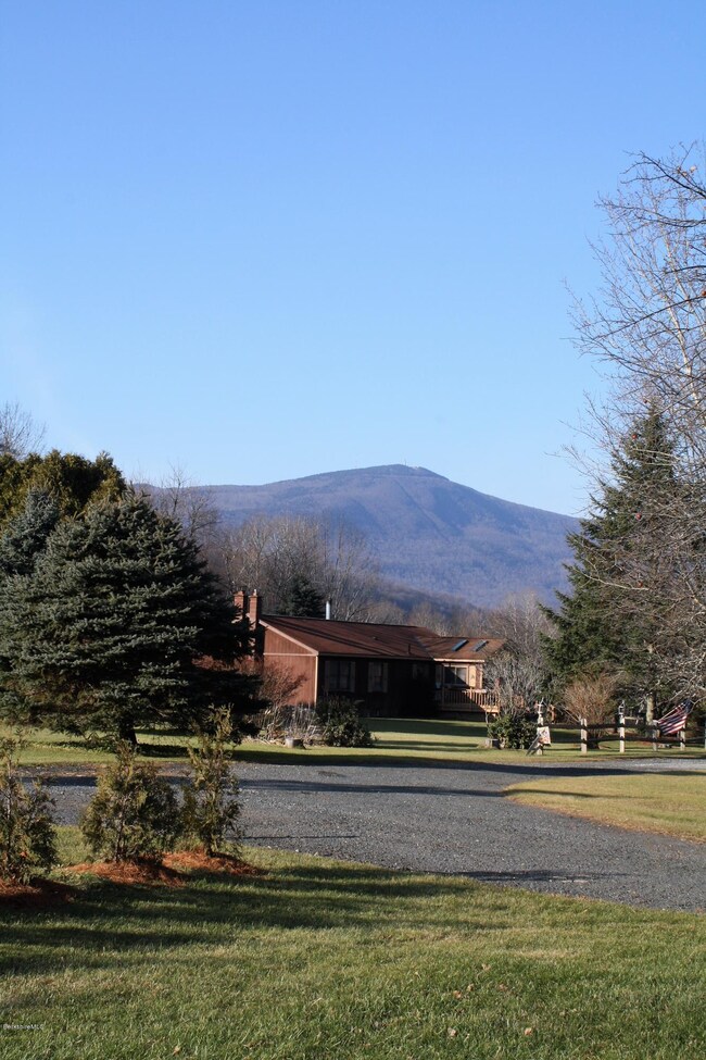 129 Alger St, Adams, MA 01220 - photo 6