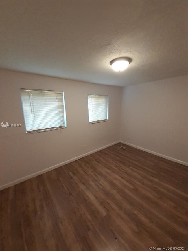 731 Phippen Waiters Rd unit n/a, Dania, FL 33004 - photo 6