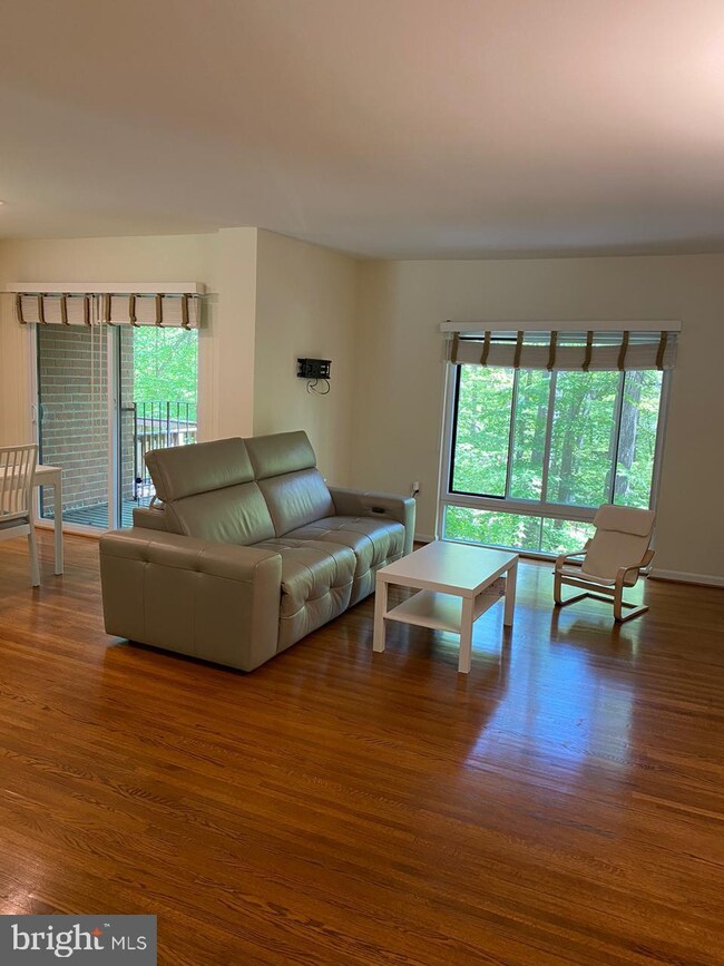 10819 Deborah Dr, Potomac, MD 20854 - photo 5