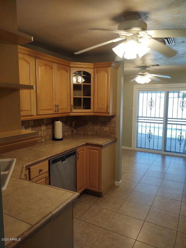 3624 E Weldon Ave, Phoenix, AZ 85018 - photo 4