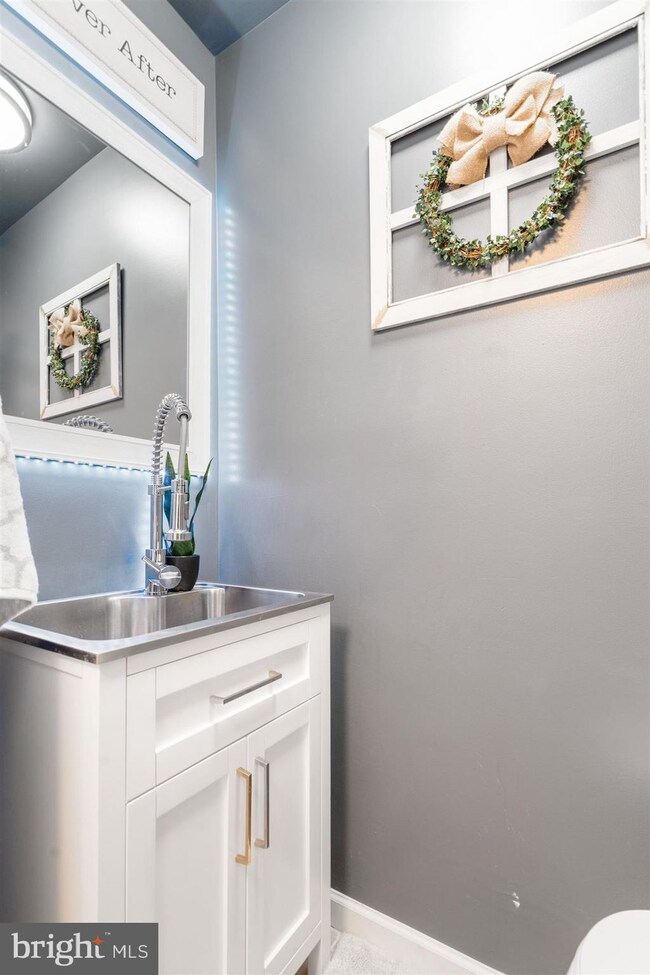 8447 Stansbury Lake Dr, Dundalk, MD 21222 - photo 4