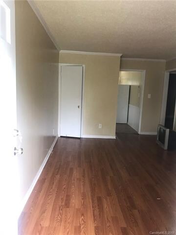 418 S Mulberry St, Statesville, NC 28677 - photo 3