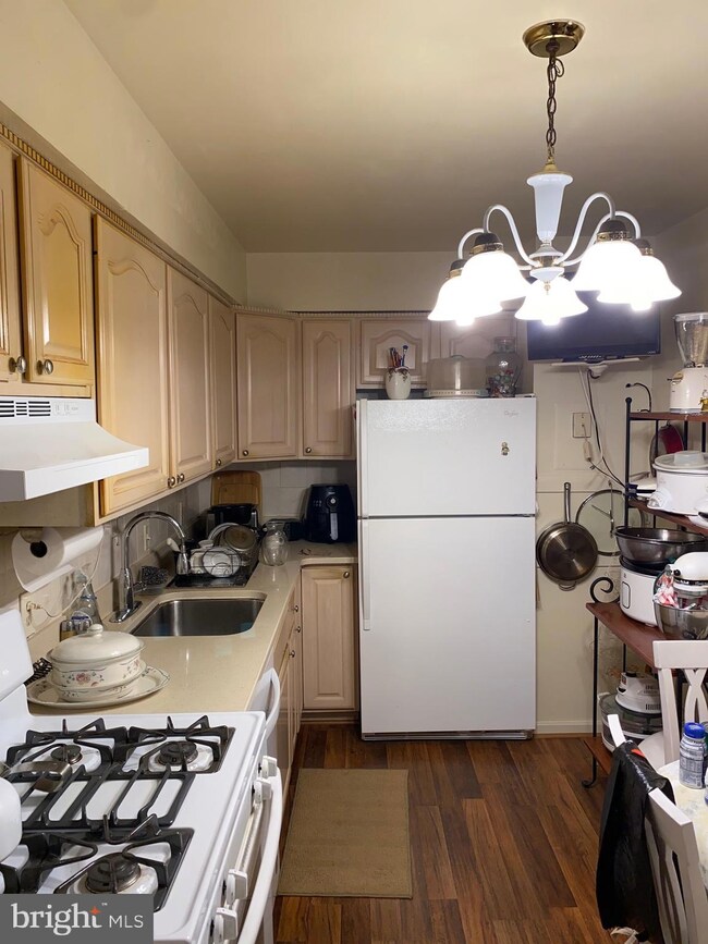 2311 Olson St unit 202A, Temple Hills, MD 20748 - photo 6