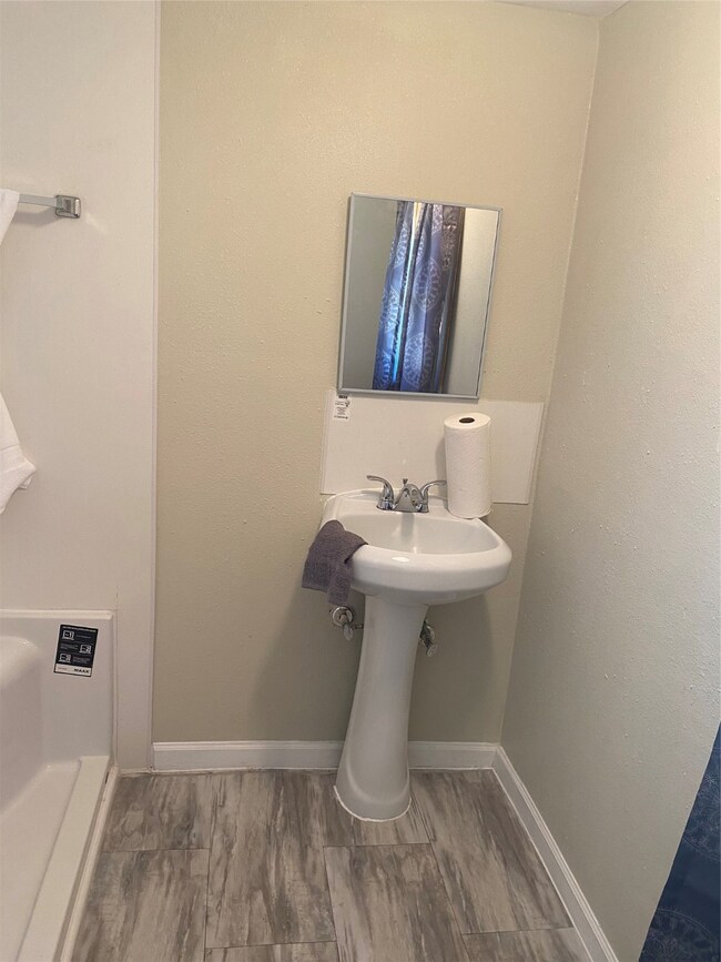 754 Junell St, Houston, TX 77088 - photo 7