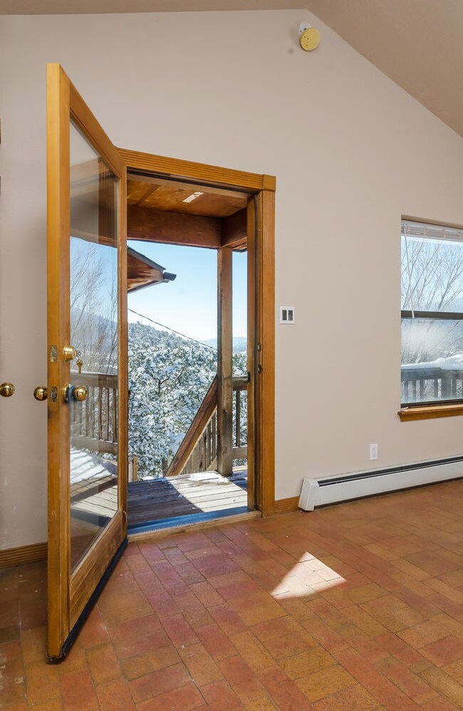 14 Mulberry Loop Cedar Crest-large-005-E