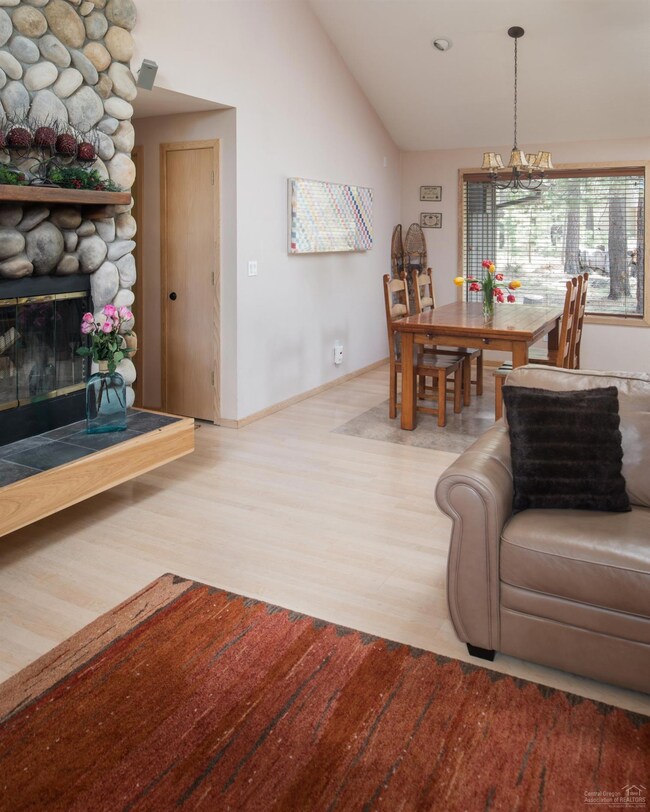 17727 Topflite Ln, Sunriver, OR 97707 - photo 3