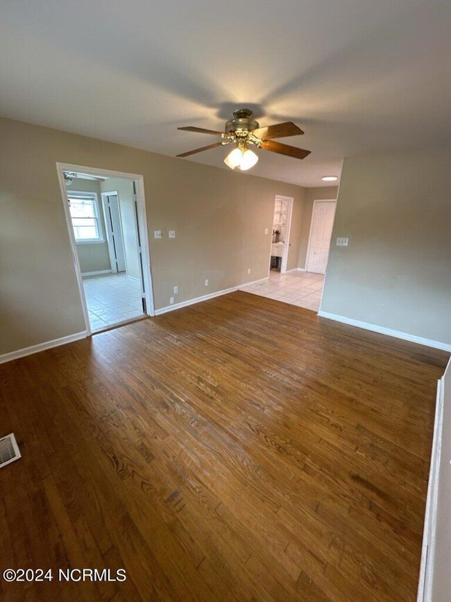 114 Cardinal Rd, Jacksonville, NC 28546 - photo 4