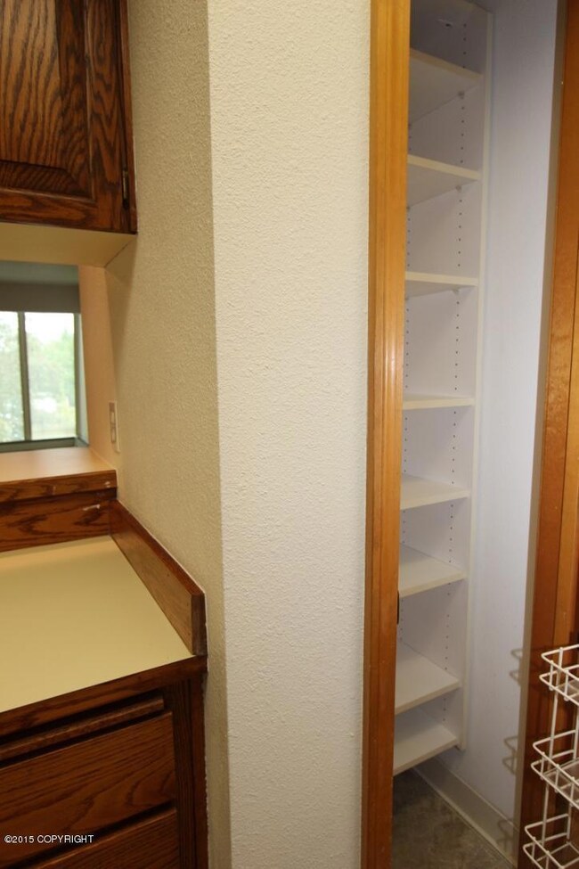 5-Kitchen pantry