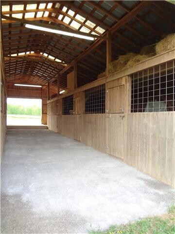 This barn is move in ready for all your animals. 