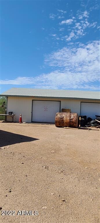 ENORMOUS SHOP/GARAGE