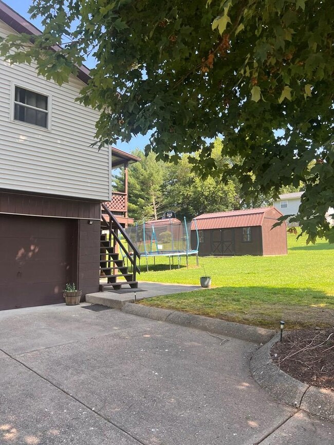 580 Ford St, Harrisville, WV 26362 - photo 5