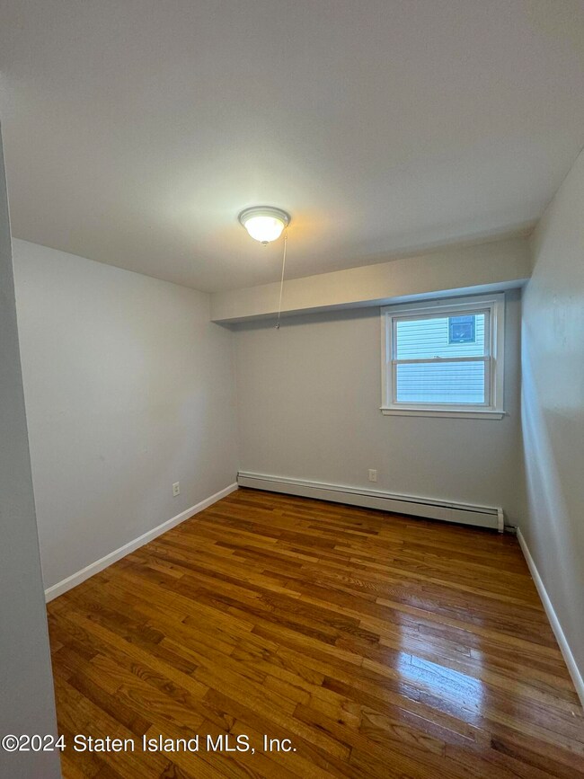 15 Spratt Ave unit 1, Staten Island, NY 10306 - photo 7