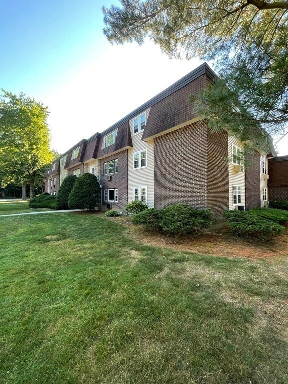 180 Main St unit 1302, Bridgewater, MA 02324 - photo 4