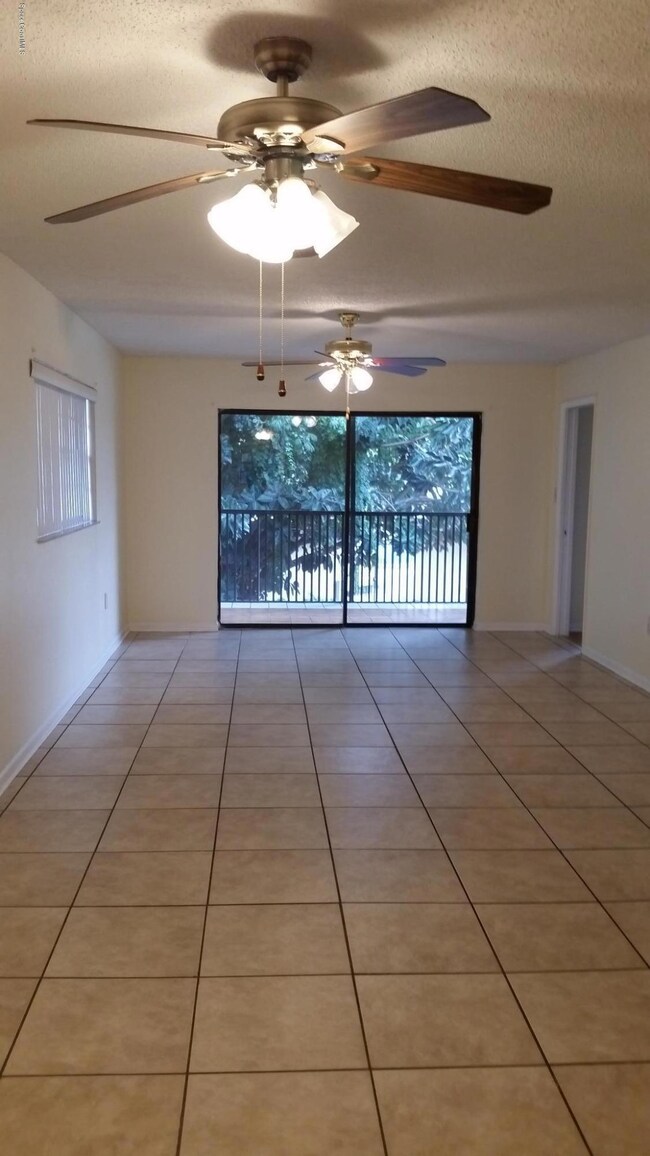 Sun isles living and dining