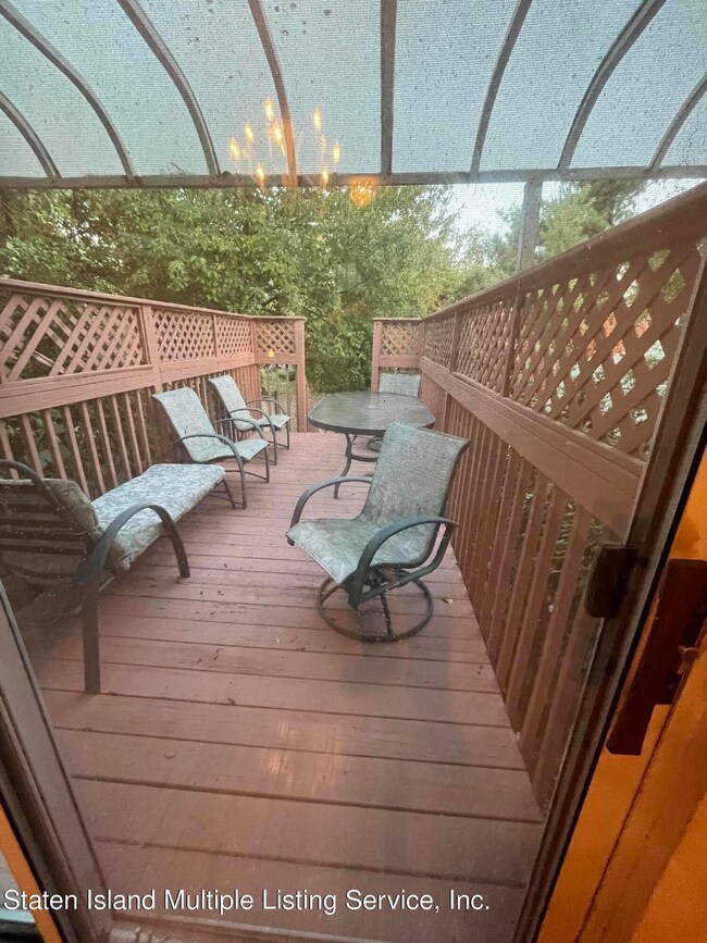 19 Woodcutters Ln, Staten Island, NY 10306 - photo 6