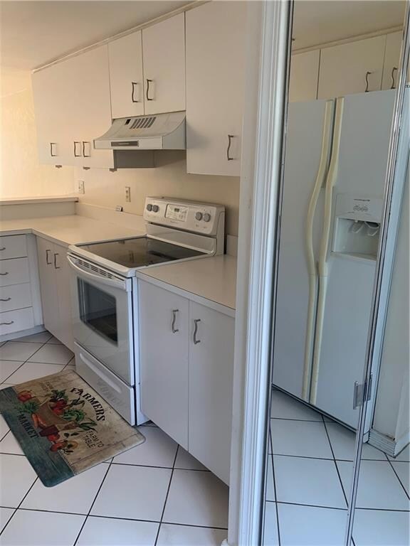 KITCHEN WITH PANTRY