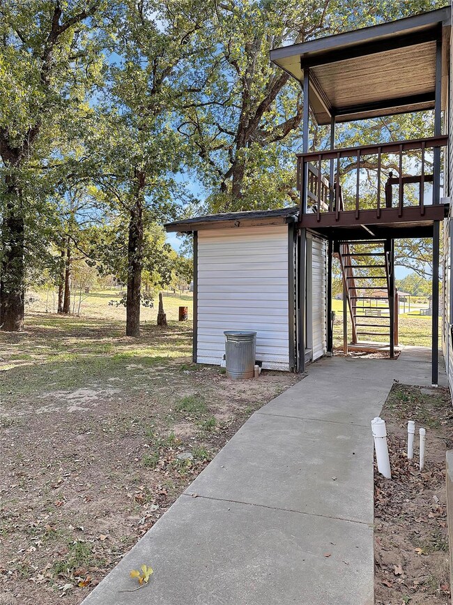 1405 Jay Bird Rd, Springtown, TX 76082 - photo 7