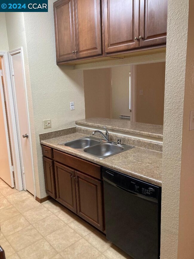 1201 Glen Cove Pkwy unit 708, Vallejo, CA 94591 - photo 5