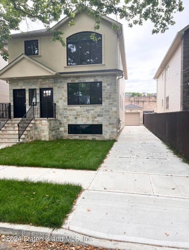 87 Coddington Ave unit 1, Staten Island, NY 10306 - photo 2