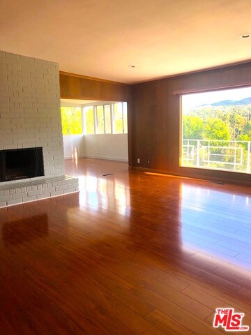 21520 Marchena St, Woodland Hills, CA 91364 - photo 2