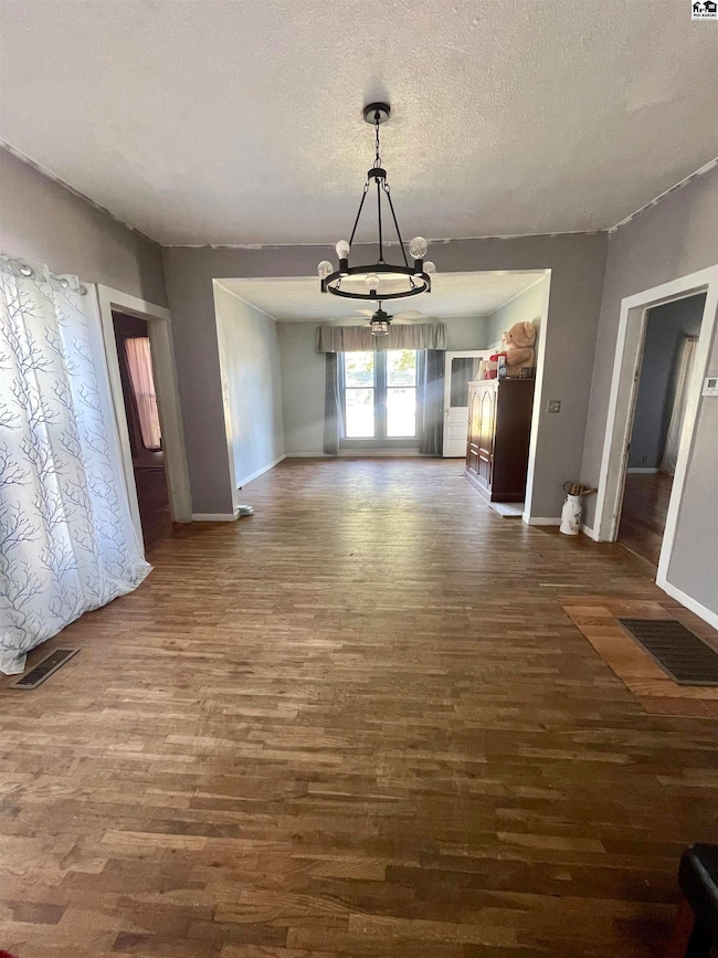 319 N 8th St, Sterling, KS 67579 - photo 2