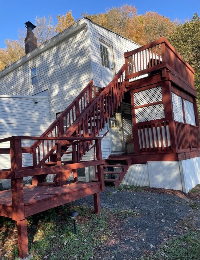 2 Howard St, Troy, NY 12180 - photo 3