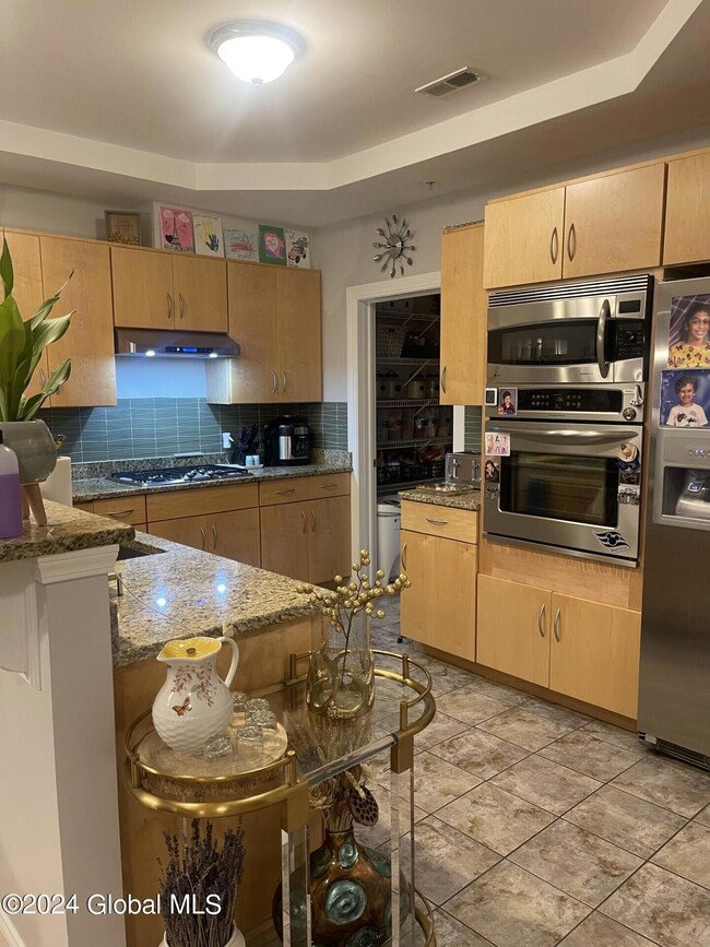 803 Vly Point Dr, Niskayuna, NY 12309 - photo 6