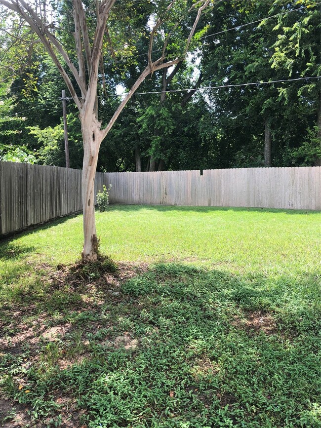 8407 E Ridge Dr, Houston, TX 77040 - photo 5