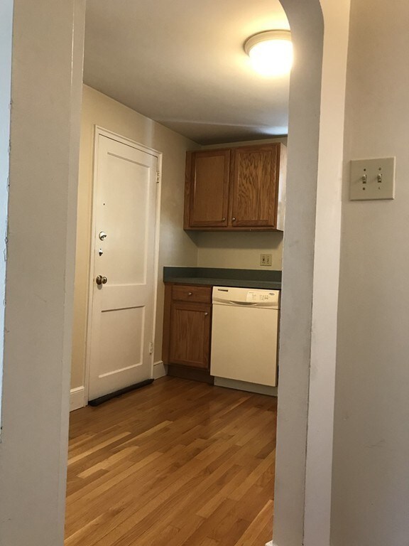 19 Alpheus Rd, Roslindale, MA 02131 - photo 4