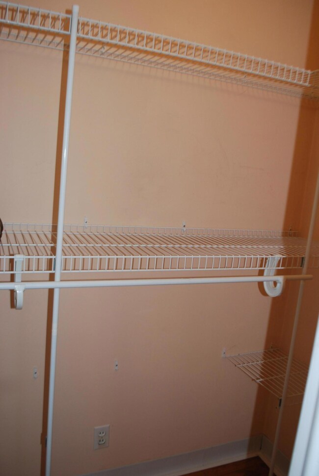 445 E Jeffrey Place, Columbus, OH 43214 - photo 4