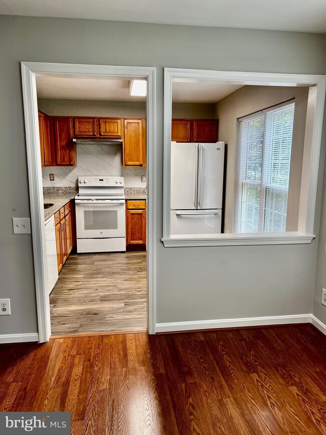 11188 Rienzi Place unit 203, Manassas, VA 20109 - photo 5