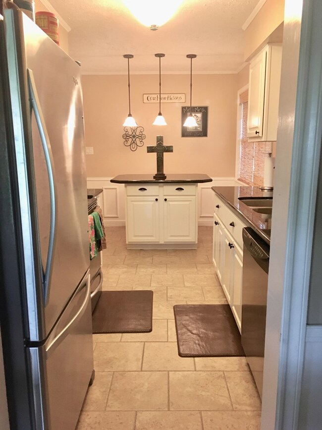 112 Ronald Ave, Bay City, TX 77414 - photo 6