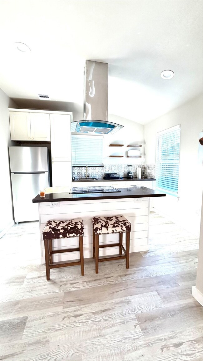 2115 Fulton St unit B, Houston, TX 77009 - photo 4