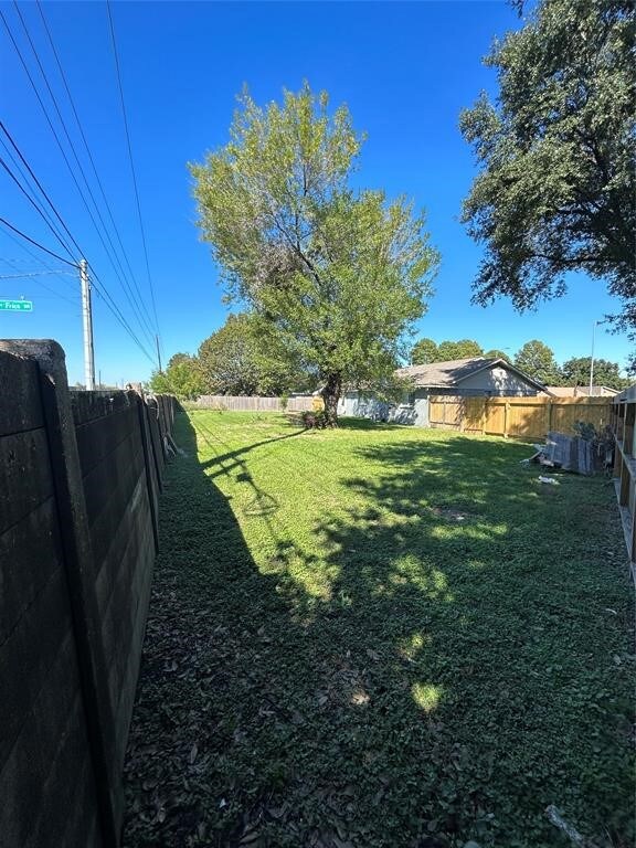 1715 Talbrook Dr, Houston, TX 77038 - photo 4