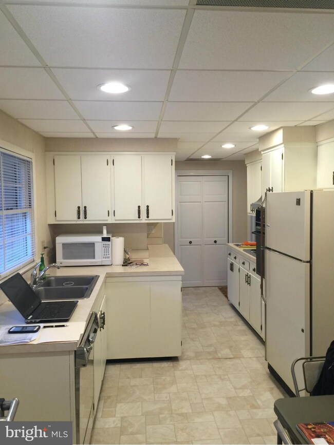 1107 Murray Dr, Edgewater, MD 21037 - photo 3