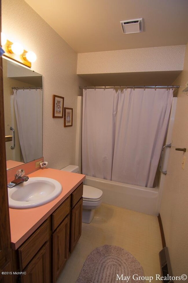 592 Gardenview Dr SW unit 147, Byron Center, MI 49315 - photo 6