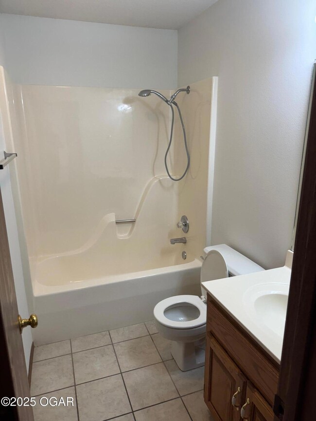 3111 Adele Ct unit 13, Joplin, MO 64804 - photo 4