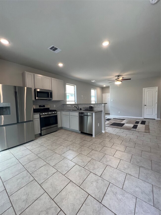 25807 Goldhurst Ln, Tomball, TX 77375 - photo 3