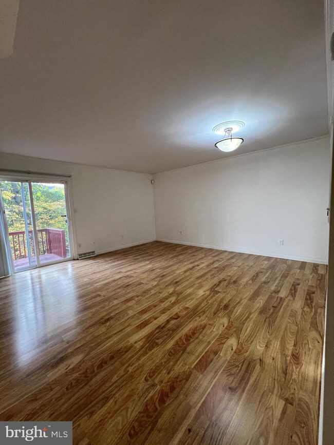 5127 W Woodmill Dr, Wilmington, DE 19808 - photo 5