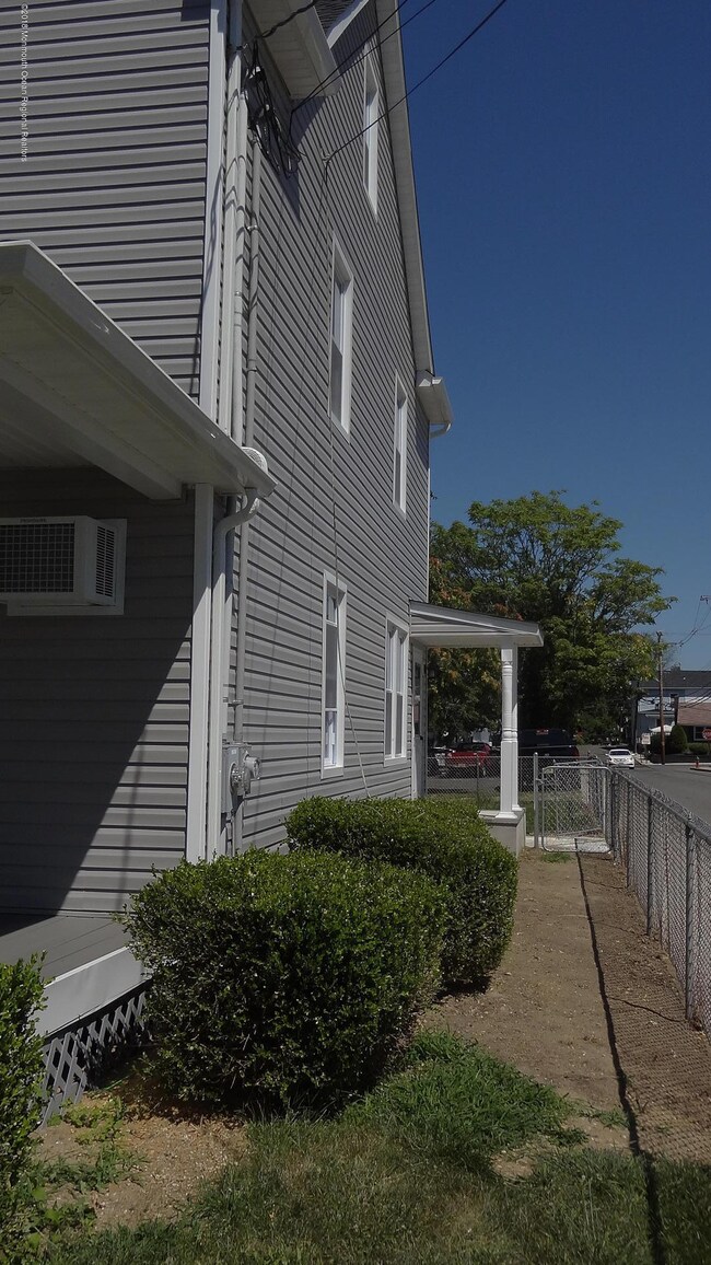 15 Fountain Ave unit A, Matawan, NJ 07747 - photo 4