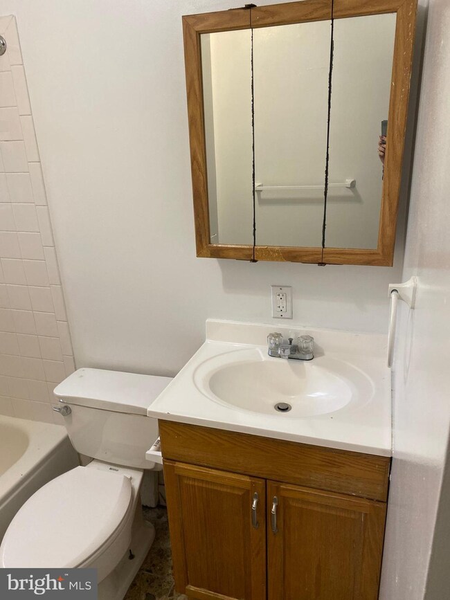 2108 Thistlebloom Rd unit B, Gwynn Oak, MD 21207 - photo 5